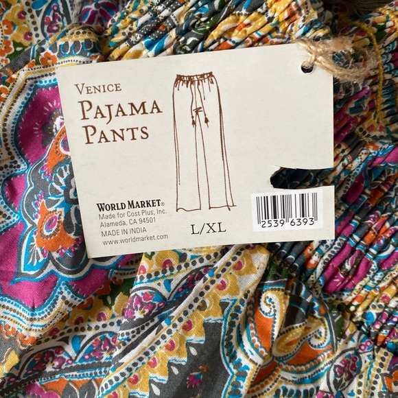 NWT Pretty paisley pattern pajama bottoms - Picture 2 of 5